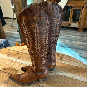 Old Gringo Brown “Mayra” boots.